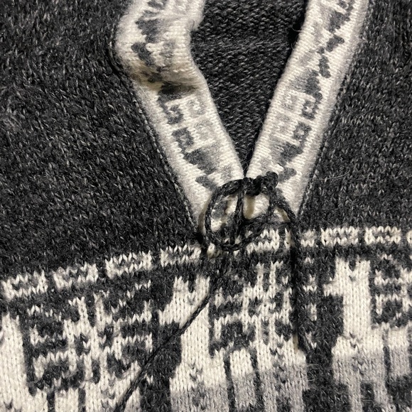 Alpaca Gray Patterned Sweater - Ladies Large - Picture 3 of 8